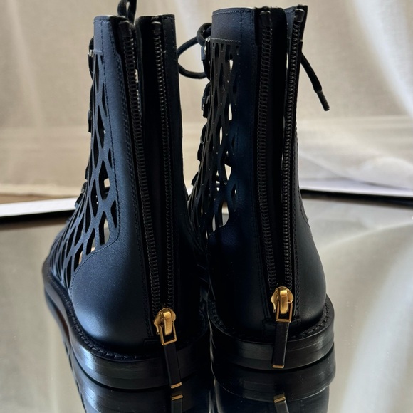 Dior authentic D-trap gladiator flat , black NEW never worn- 6.5 no original box - Picture 4 of 9